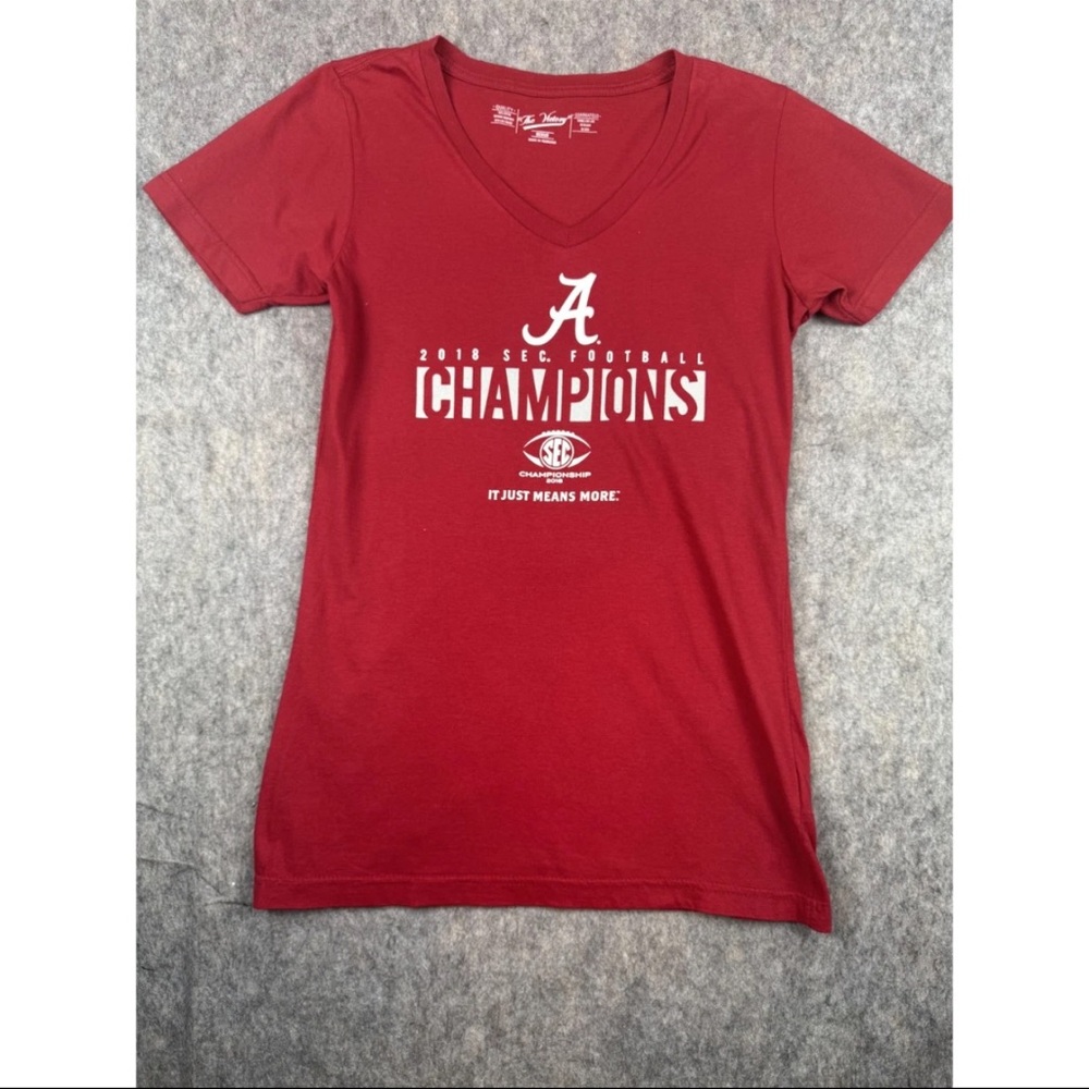 The Victory Alabama Crimson Tide T-Shirt Women's Medium Red V-Neck NCAA Football